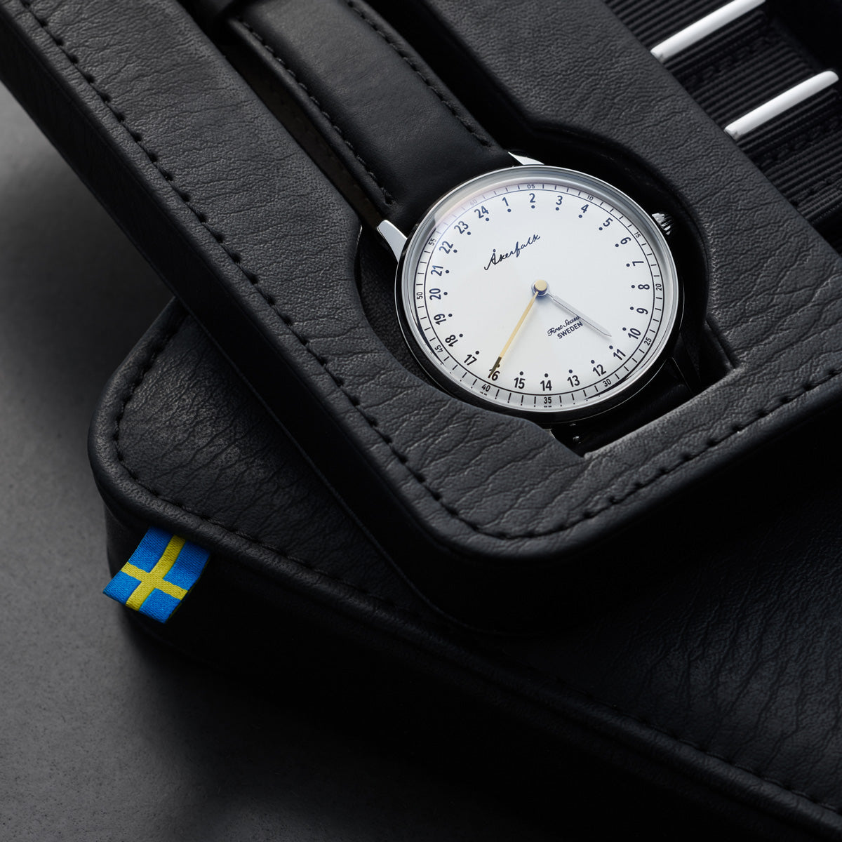 First Season 24h watch in black box